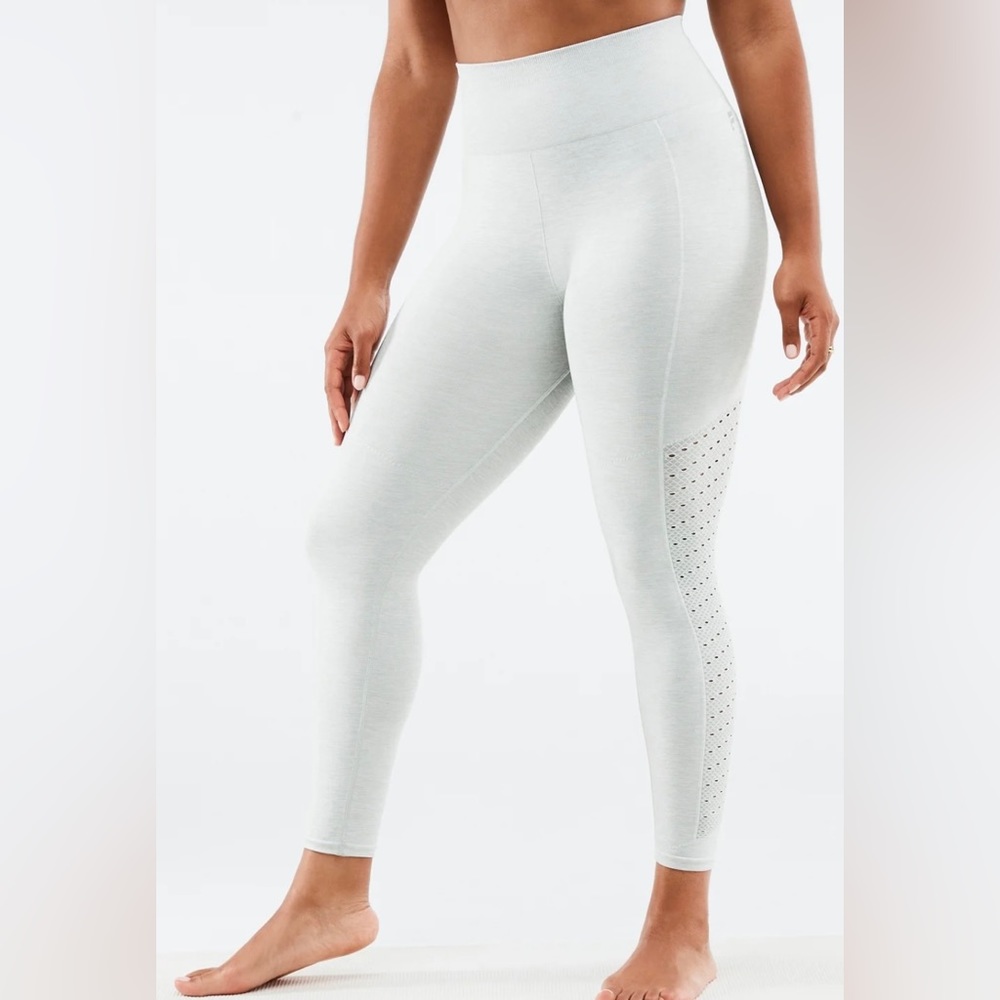Fabletics Sync Seamless High Waisted 7/8 Leggings